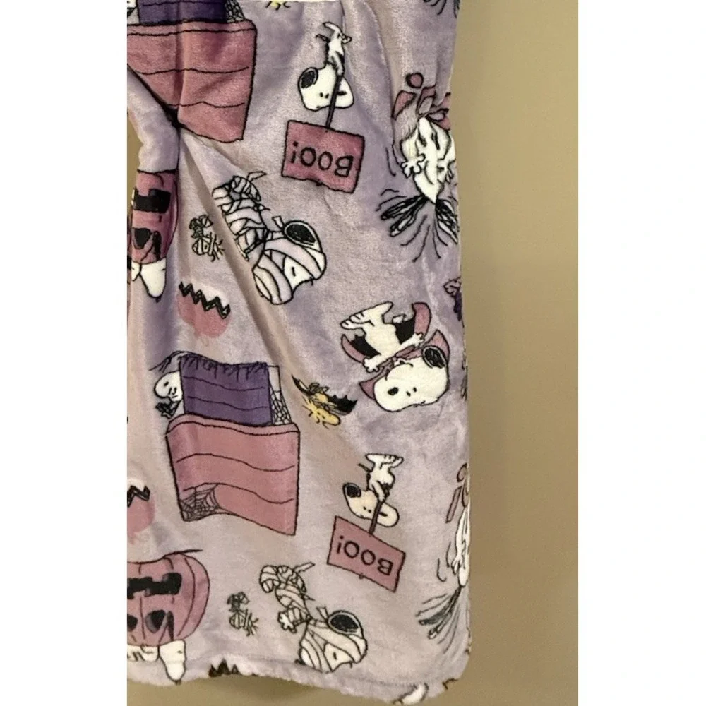 Berkshire PEANUTS Halloween Snoopy Woodstock Throw Blanket Boo Costumes Pumpkins